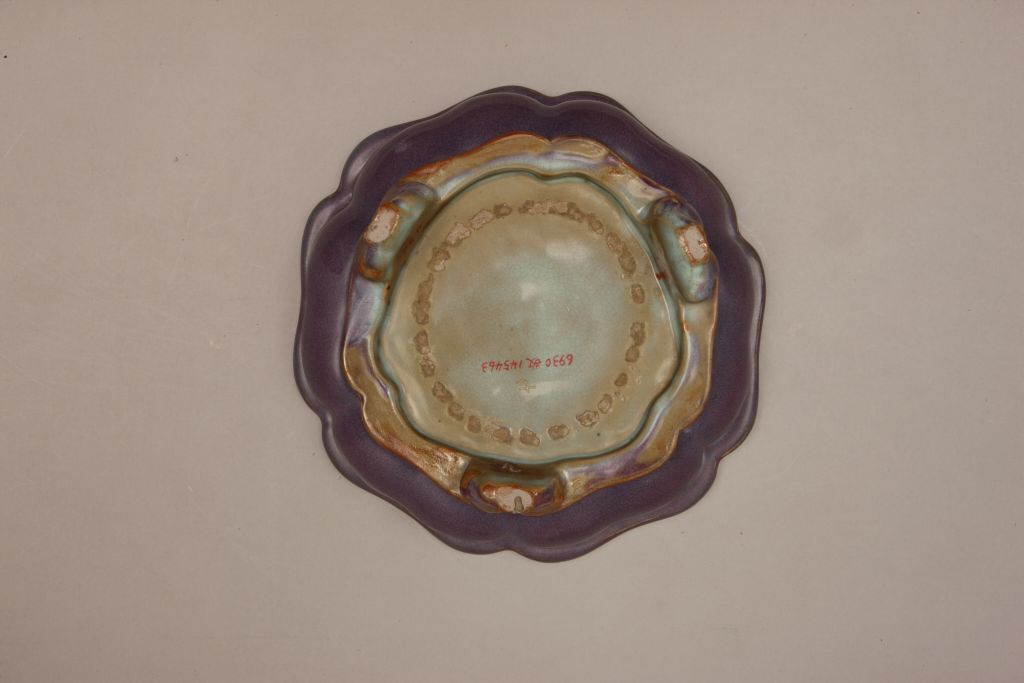 图片[3]-Jun kiln rose purple glaze sunflower type tripod flowerpot holder-China Archive